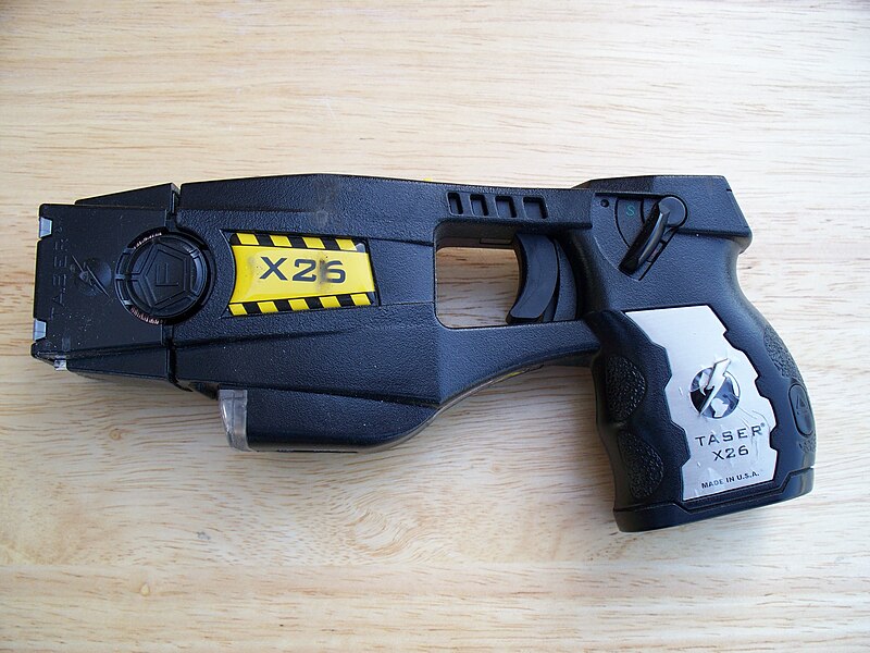 800px-Police_issue_X26_TASER.jpg