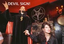 DEVIL SIGN!.jpg